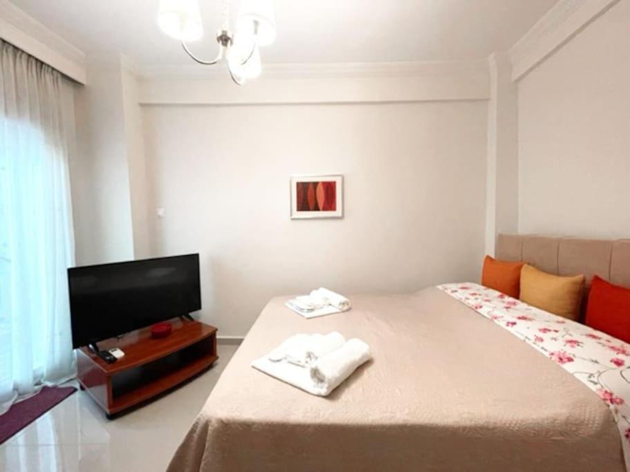 Crimson Suite: 1-Bedroom Apartment In سالونيك المظهر الخارجي الصورة