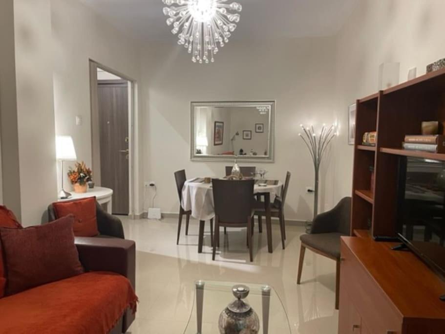 Crimson Suite: 1-Bedroom Apartment In سالونيك المظهر الخارجي الصورة